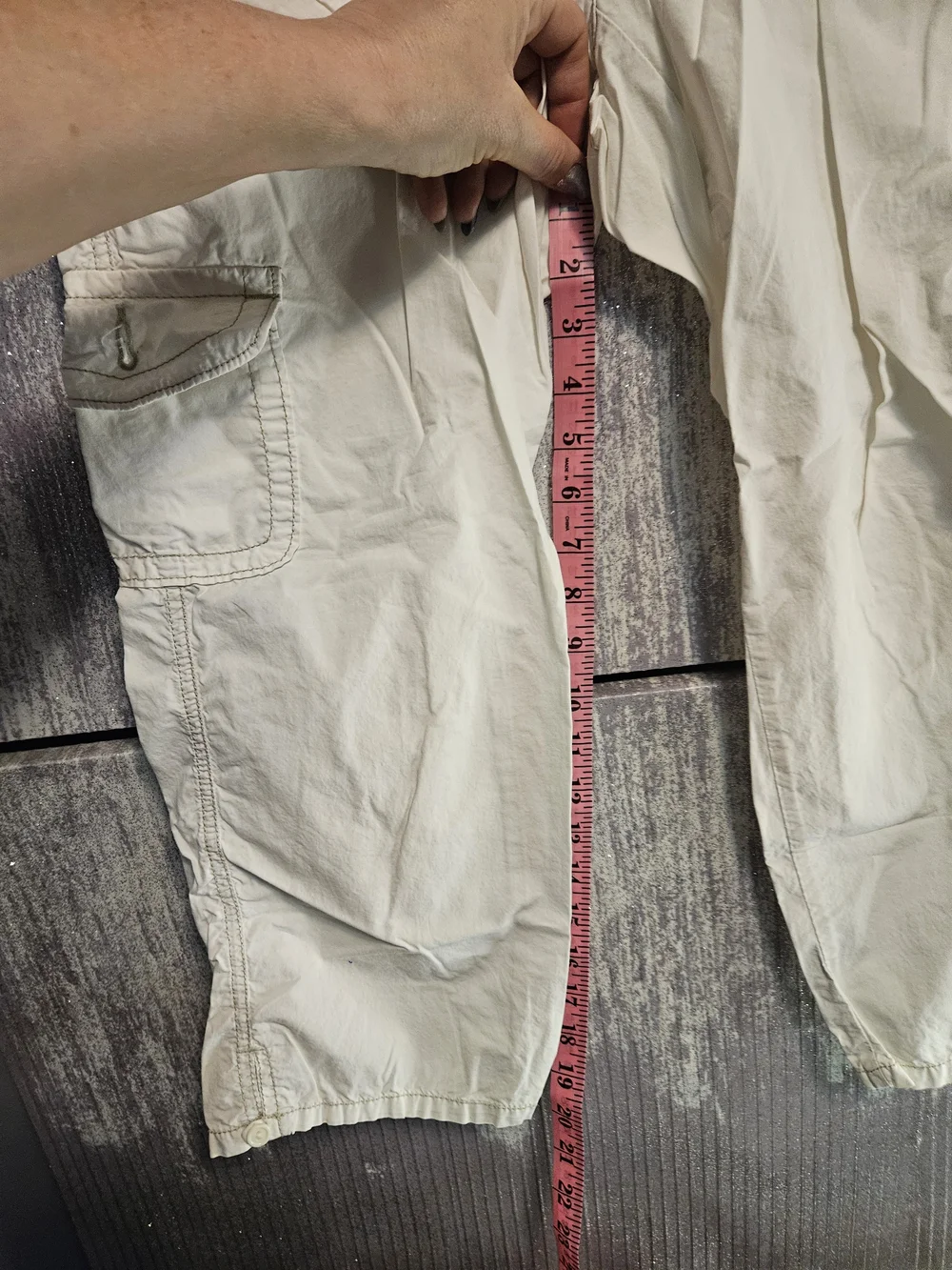 The Limited Women's Light Beige Cargo Capris - Pocketed Utility